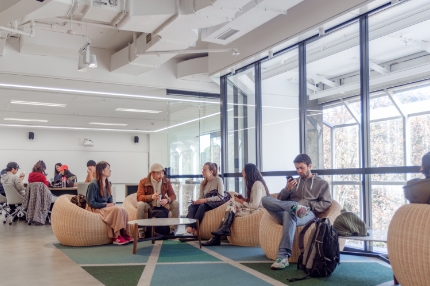 Campus sydney students together